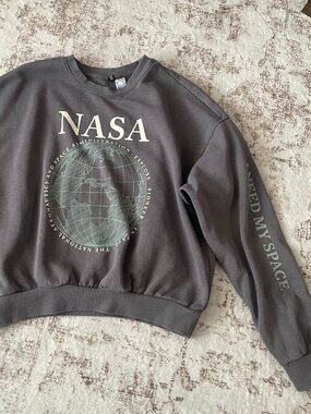 NASA Sweatshirt Grey Crewneck “I Need My Space” Waist-Length | Size Large